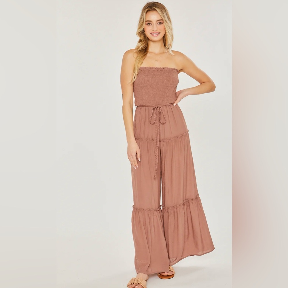 LOVE TREE STRAPLESS SMOCKED TIERED JUMPSUIT Size Small‎ Mauve